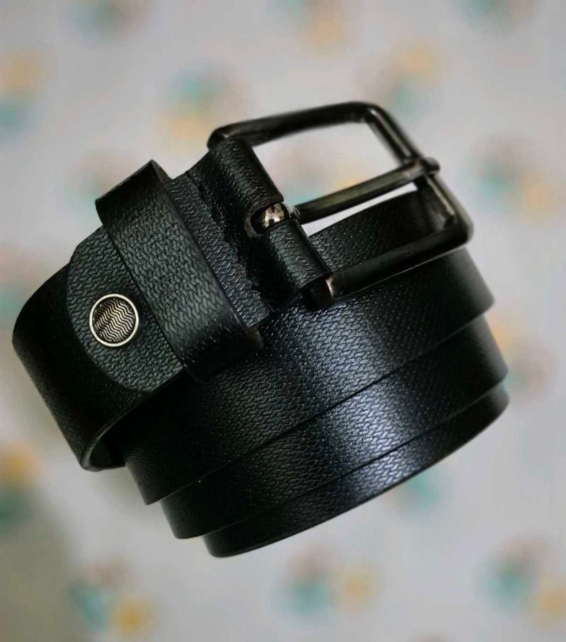 Mens Leather Belt In New Condition