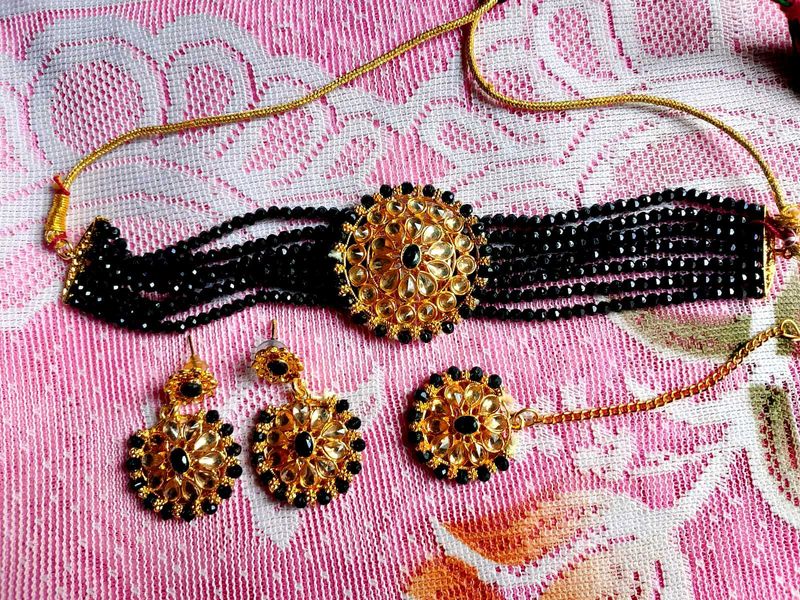 Black Juwellary Set. Unused