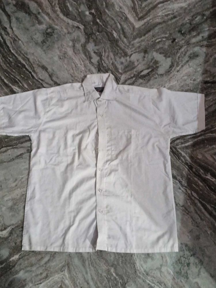 Classic White Short-Sleeve Shirt