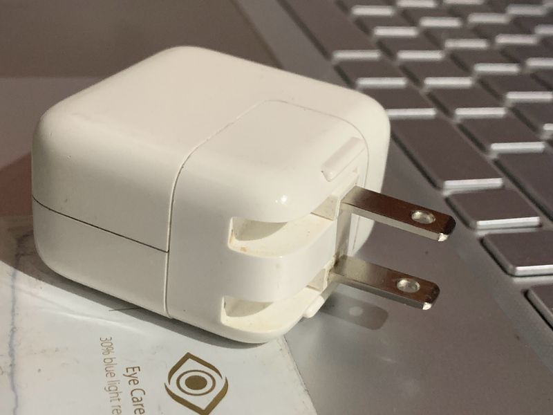 Apple Iphone 10w Charger Adapter(ORIGINAL)