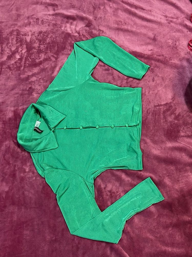Green Long Sleeve Crop Top