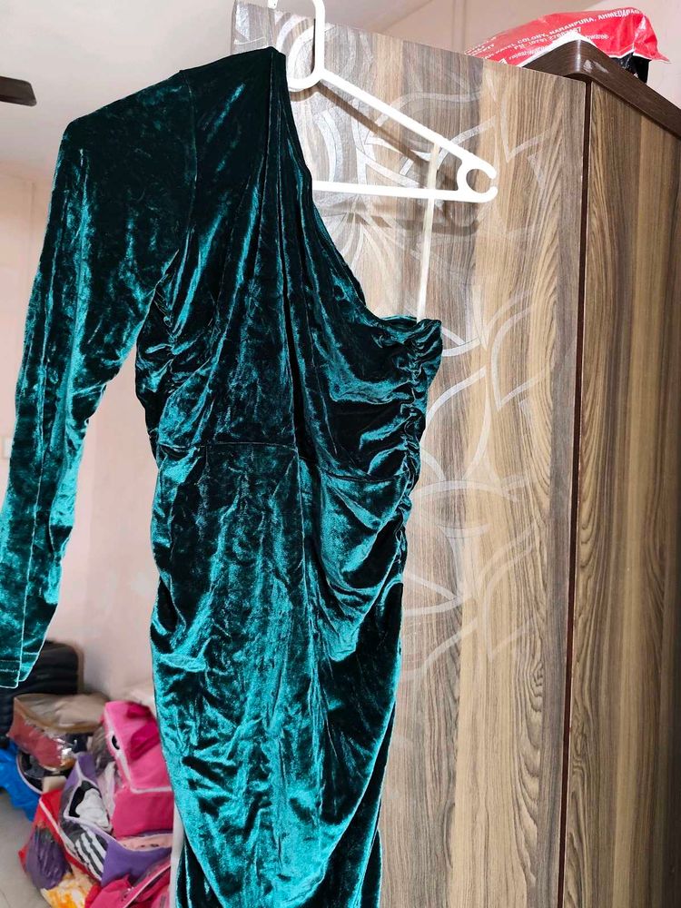 Green Velvet Party Dress