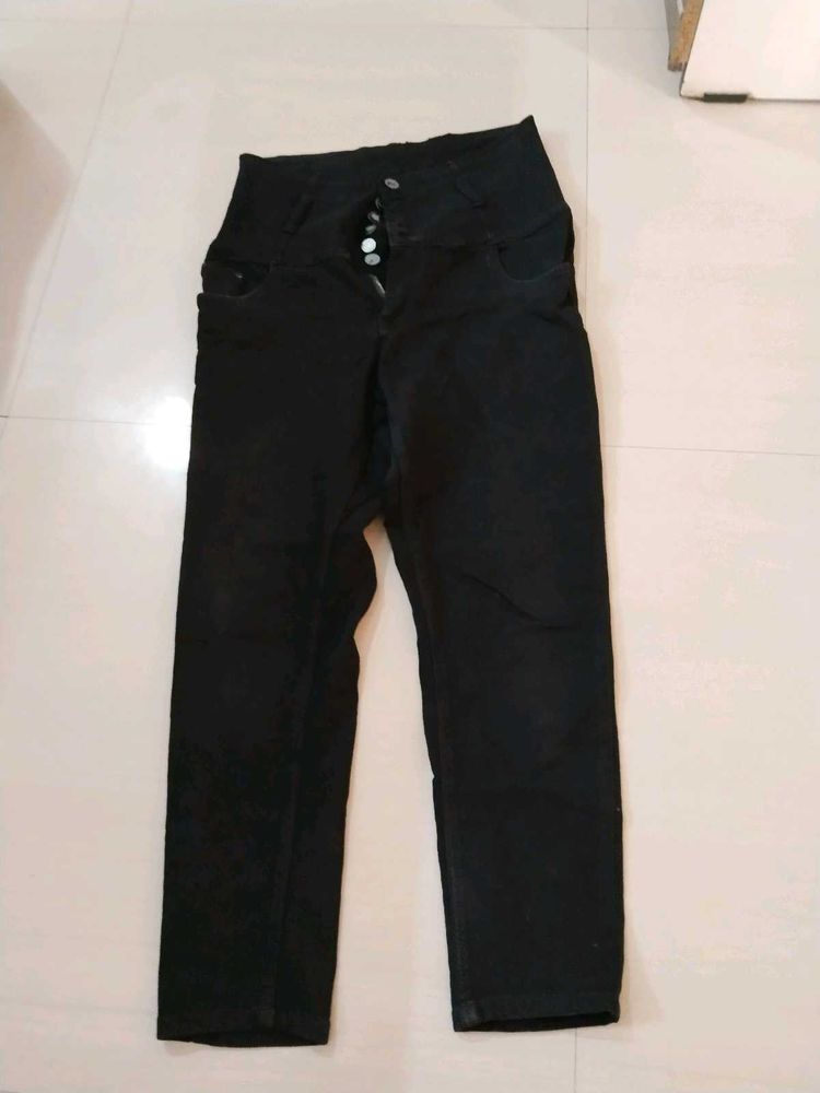 Black High-Waisted Jeans