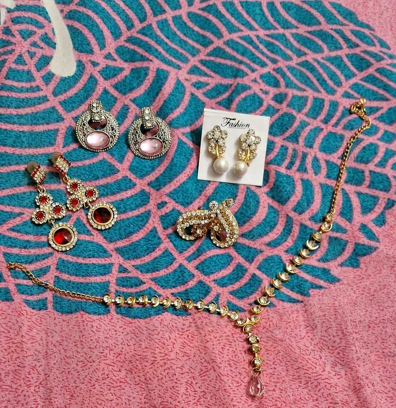 Earrings + Trendy Neckpiece(free)