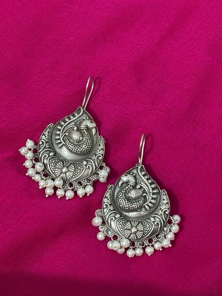 Silver finish swan earrings