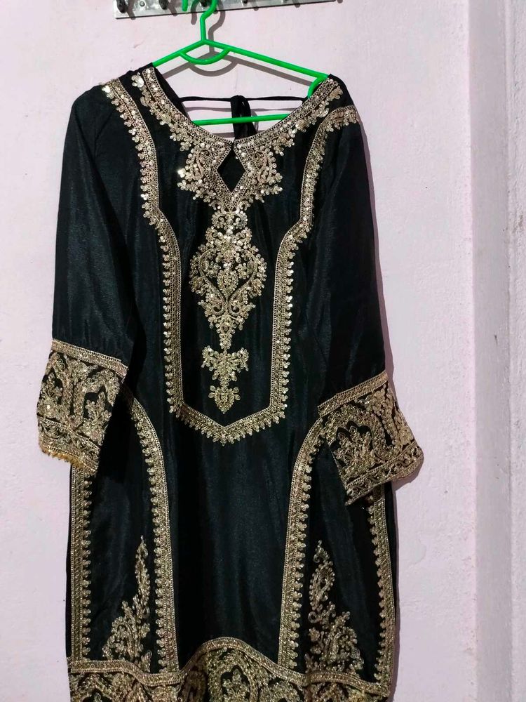 Elegant Embroidered Kurta