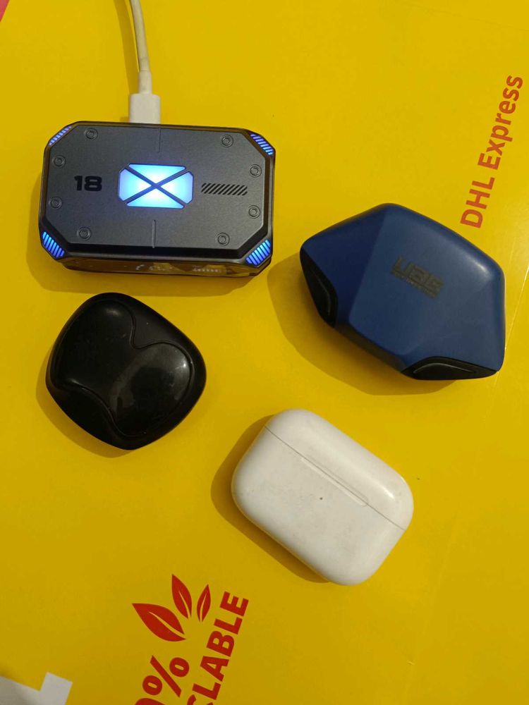 pack of 4 gaming earbuds all are perfect peace