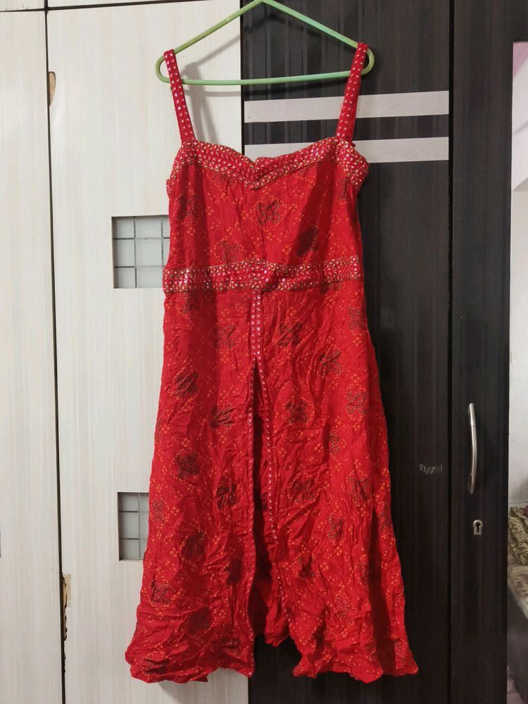 Sleeveless Front Cut Kurti