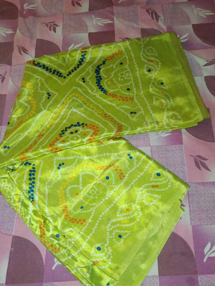 crape Bandhani Saree - Green &amp; Vibrant