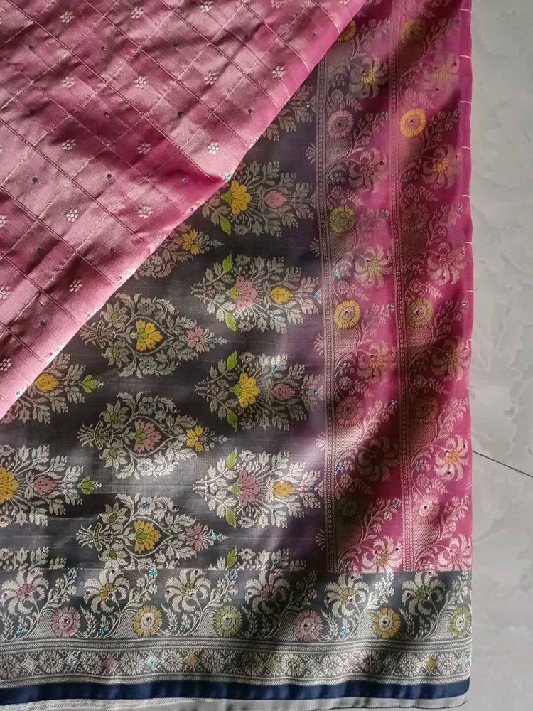 Bold Zaree Banarasi Saree