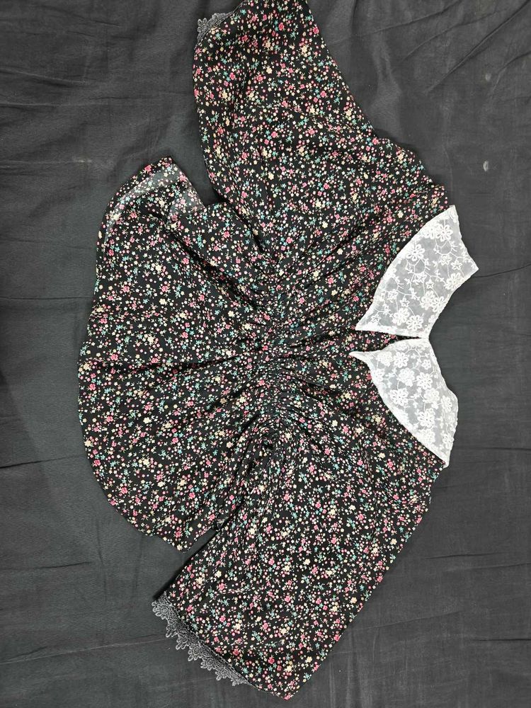 Floral korean style top
