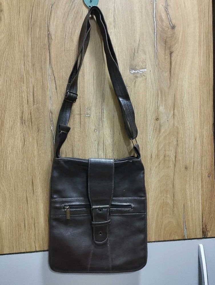 Sling bag🌸