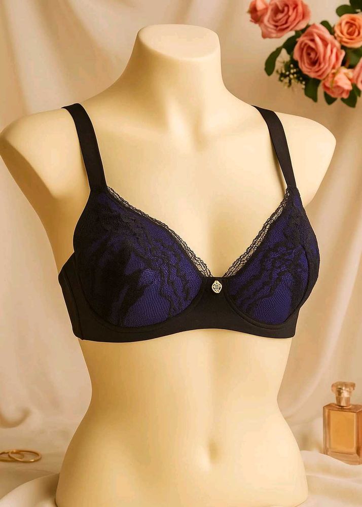 🇳🇿💫 Beautiful Black And Blue Paded Bra