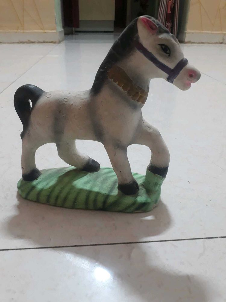 Horse Murti