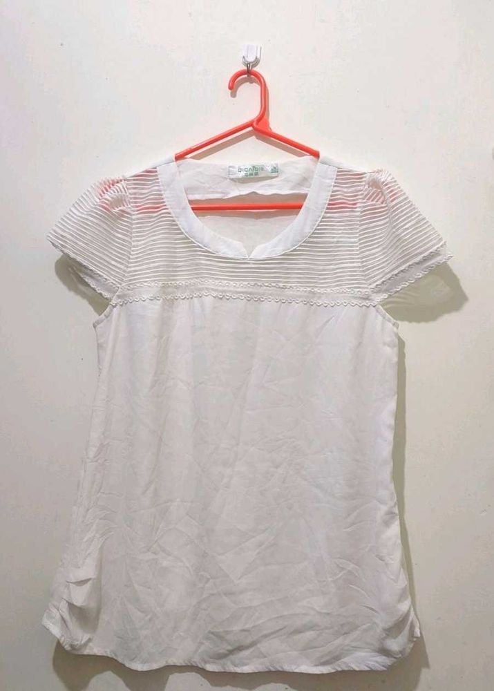 White 🤍 Top With Mesh Front 🪡🪡