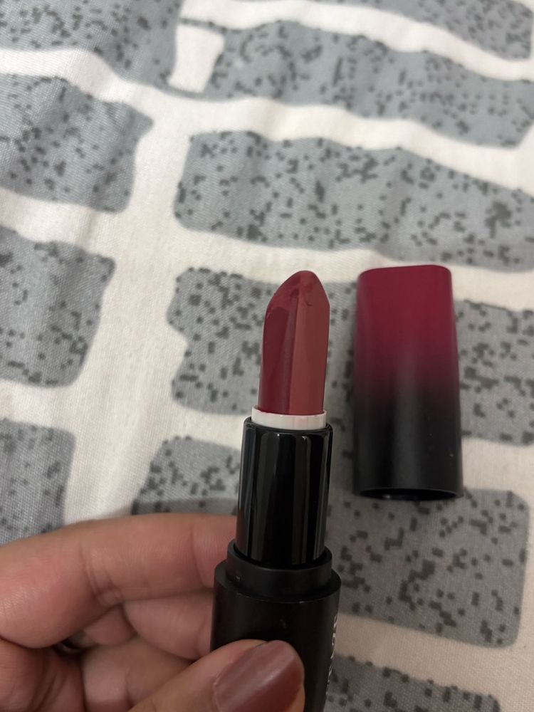Staze 12 Hour Love Triangle Lipstick