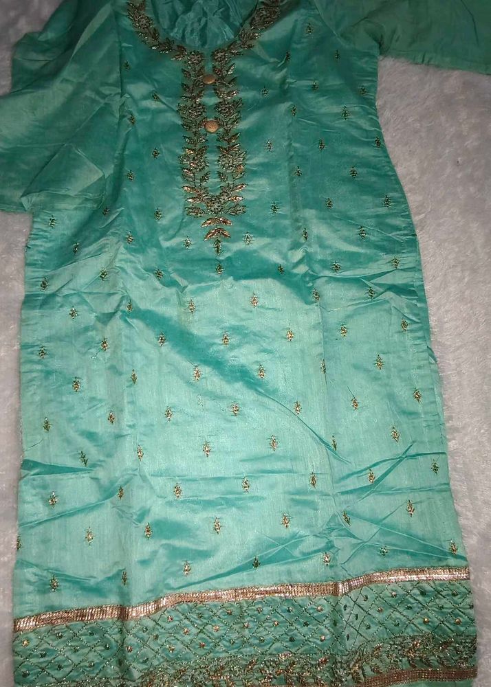 Beautiful Embroidery Work Kurta Set For Women