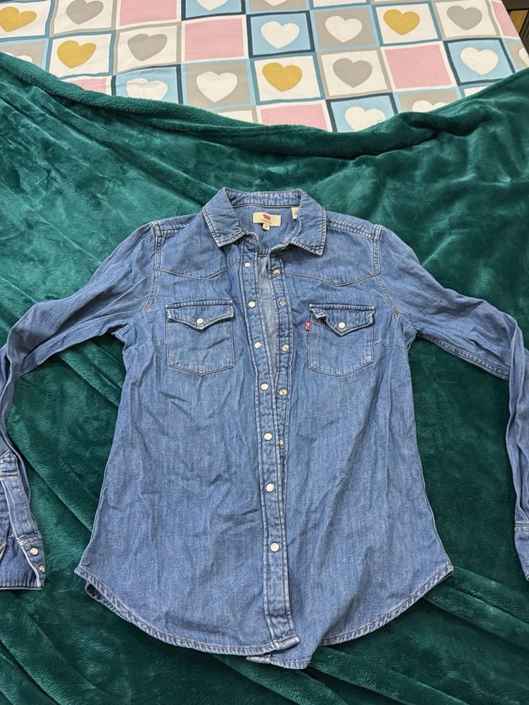 Levi&#39;s Denim Shirt