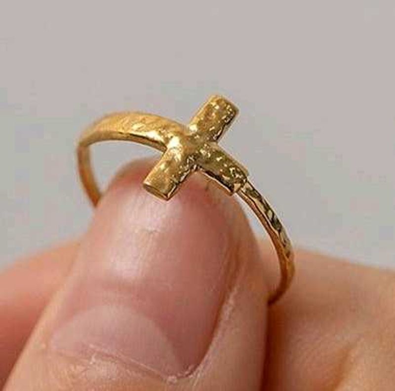 18k Gold Cross Ring