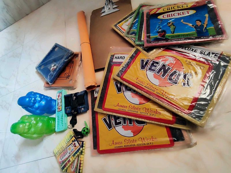 Mixed Lot of Vintage Toys &amp; Games