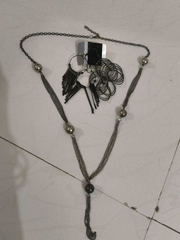 Set Of 3 Matalic And Metal Earrings