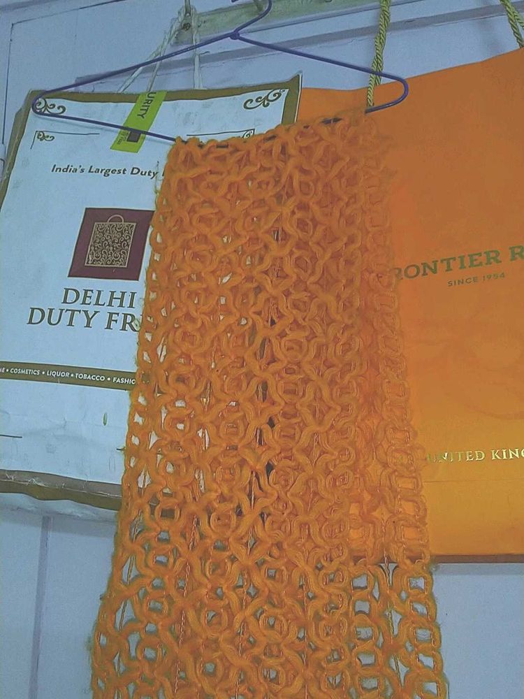 Brand New Hand Made Knotted London Scarf