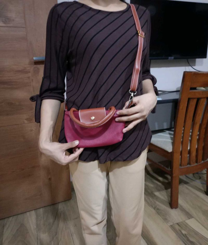 Stylish Maroon Crossbody Bag 🛍️ With Tab Strap