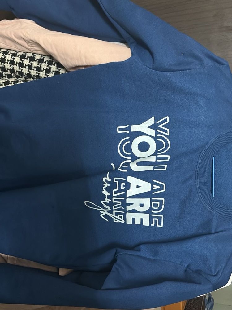 Blue Graphic Print Sweatshirt