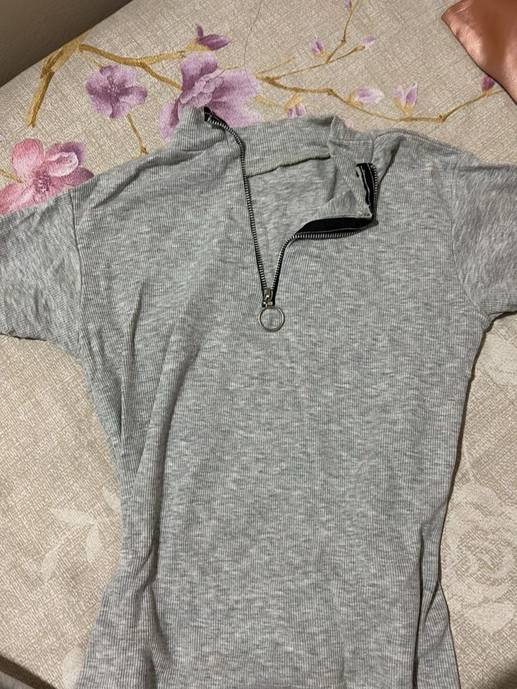 Cute Grey Zip-Up Short Sleeve Top