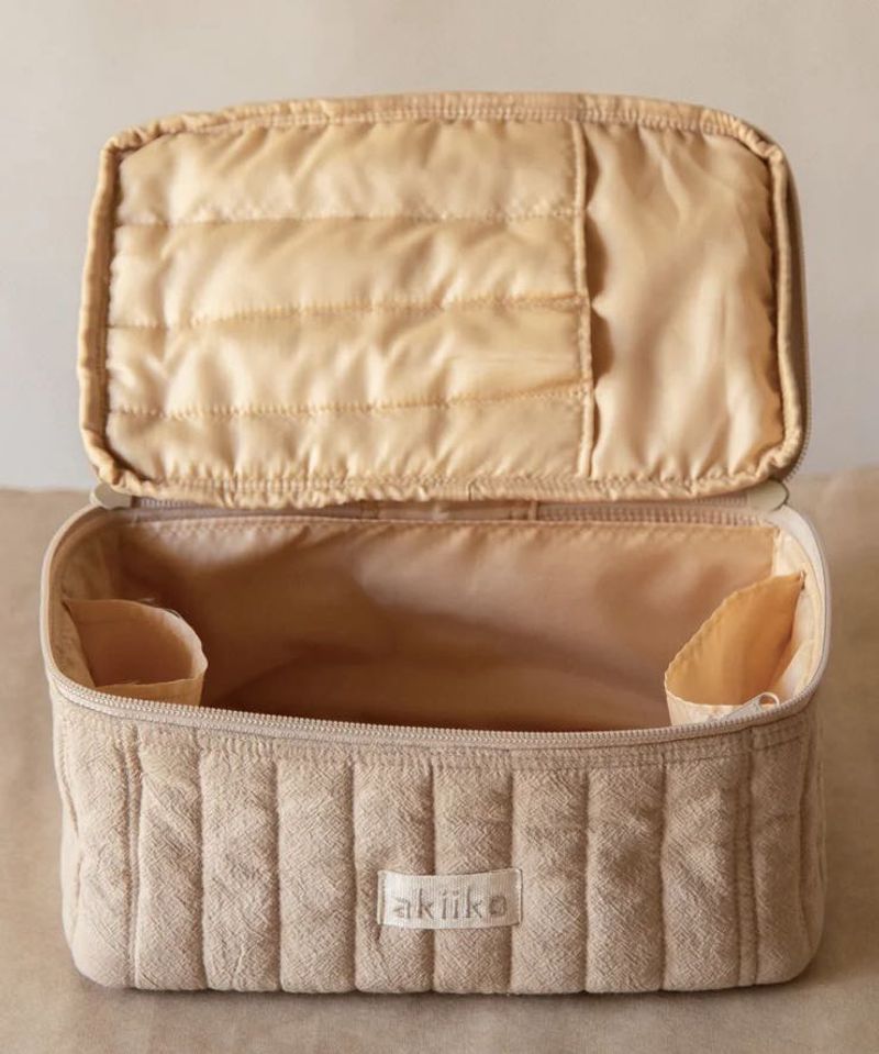 Akiiko Vanity Travel Case😍