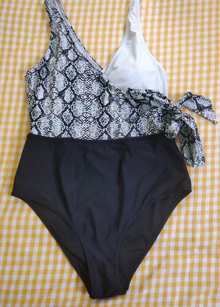 Stylish One Piece Swimsuit Bust 34