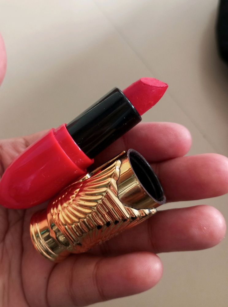 Free Gift Available ✅ 🎁 Earring And Lipstick 💄
