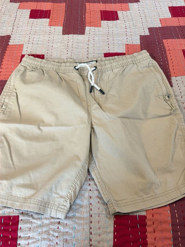 Men&#39;s Khaki Shorts