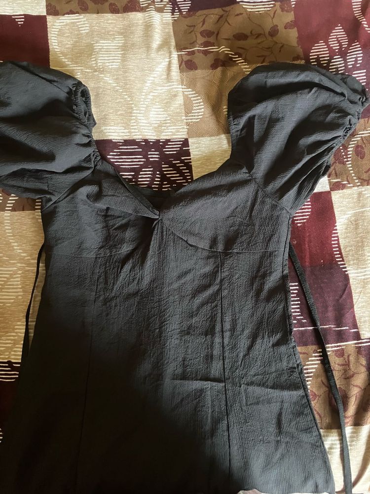 Chic Black Puff Sleeve Dress