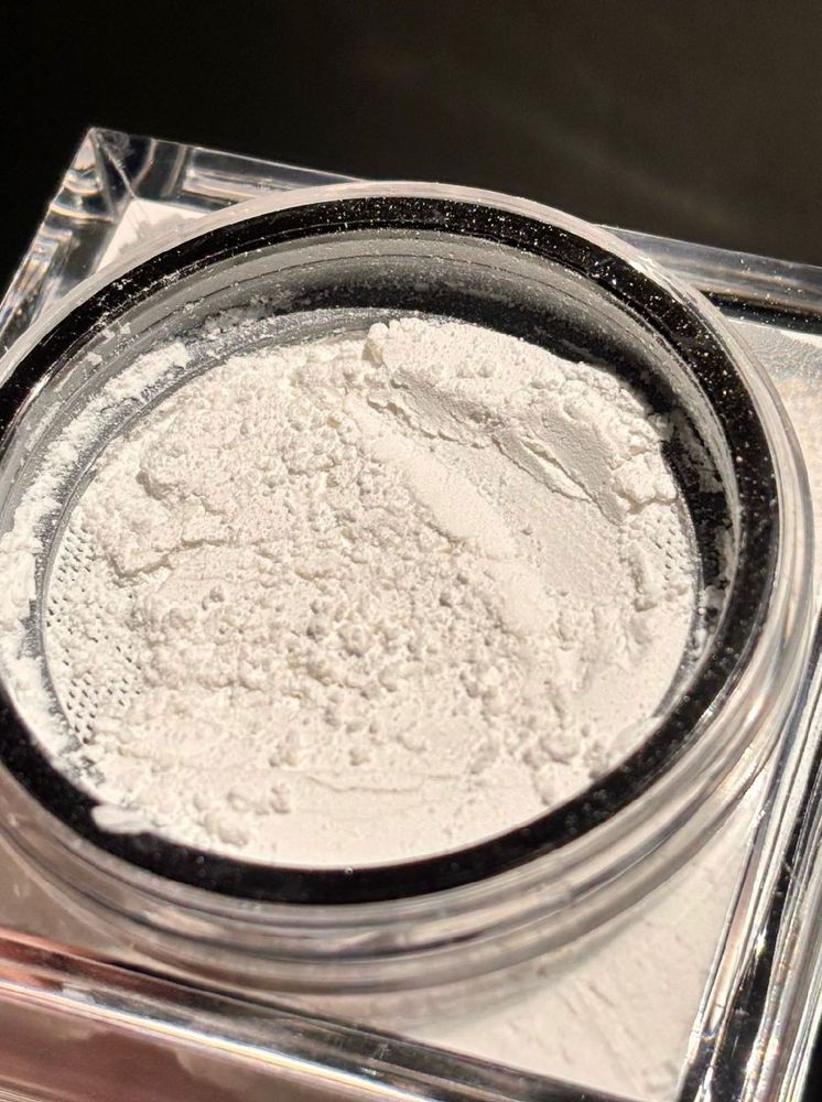 Huda Beauty Easy Bake Setting Powder:-Sugar Cookie