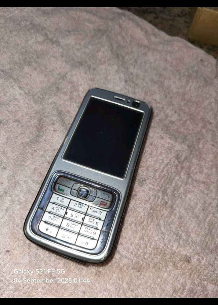 Nokia N73
