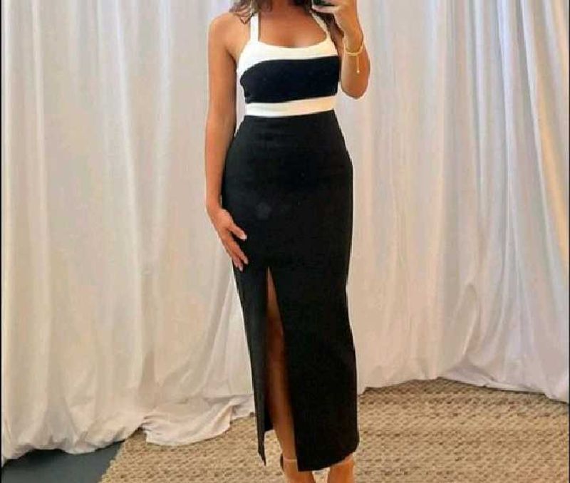 Black Colourblocked Shoulder Straps Maxi Dress