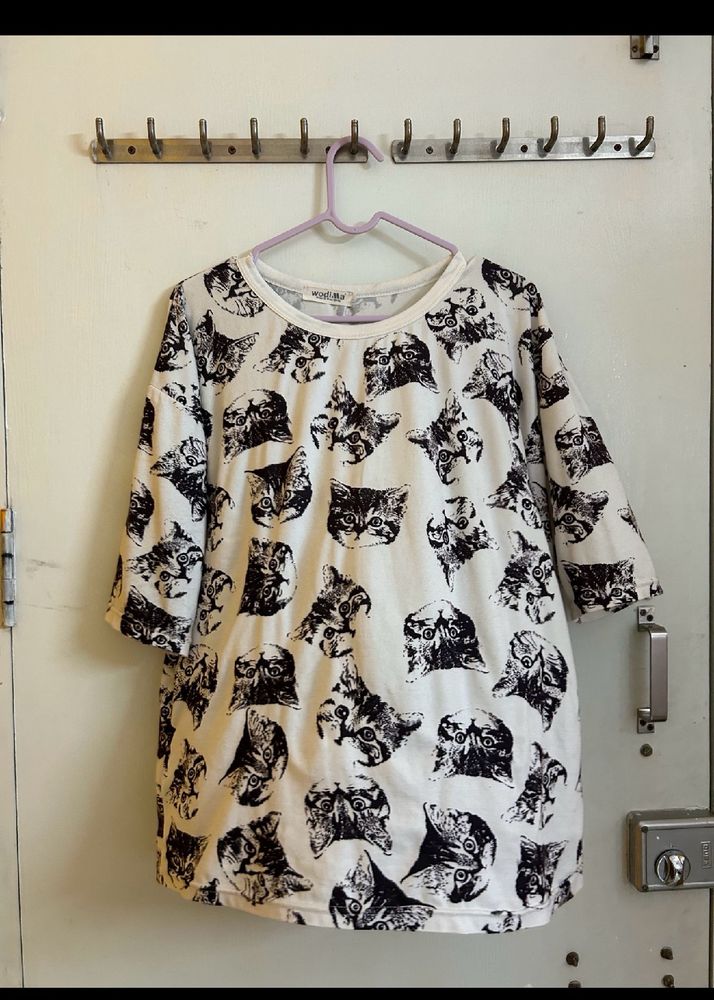 Oversized tee With Cats Print
