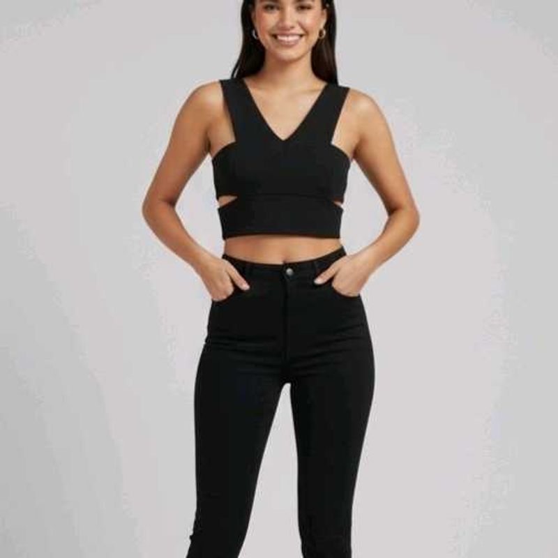 Chic Black Cropped Top