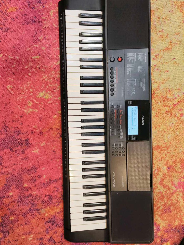 Casio  CT X700
