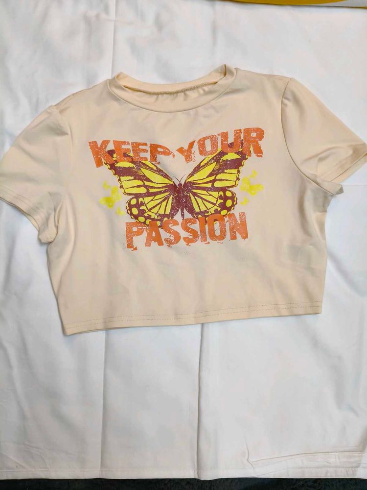 new but no tagg  Butterfly Graphic Crop Top