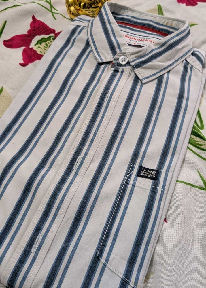 Used White With Blue Formal Shirt