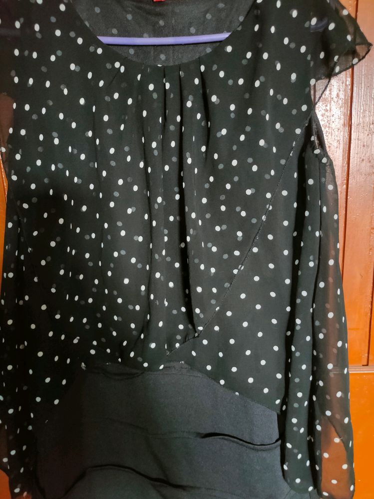 Short Dress/Long Top Black In Colour