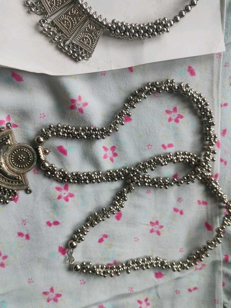 Neckpiece