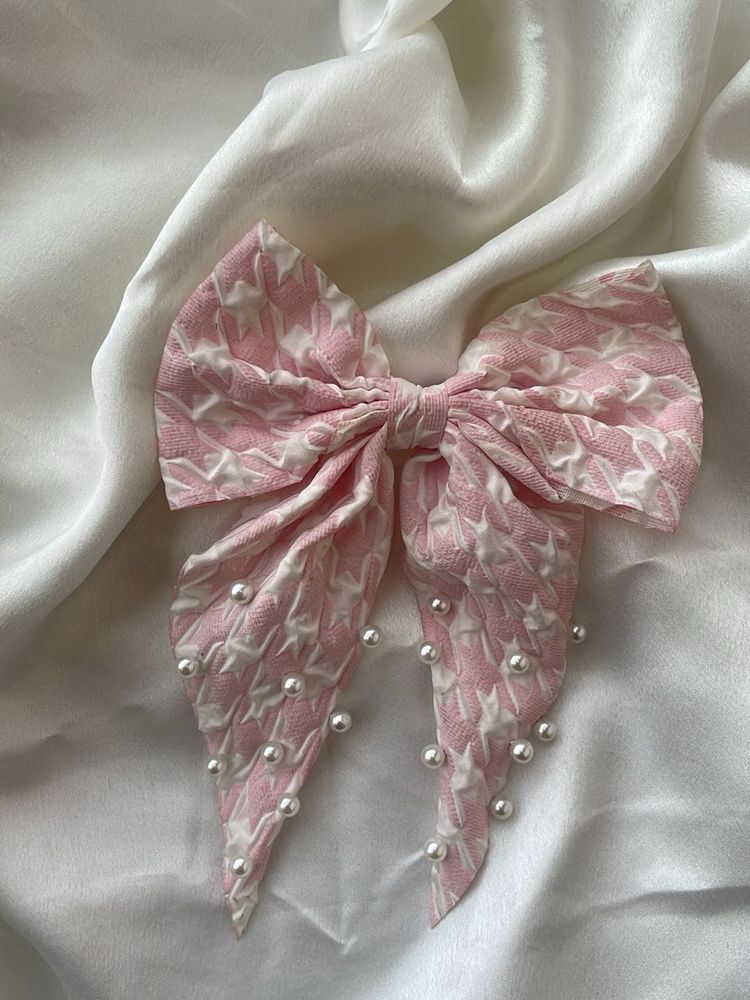 A Cute Hair Bow🎀