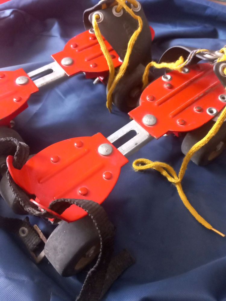 Adjustable Skates With Free Helmet