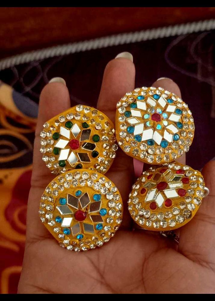 4 rajsthani mangtika( borla)