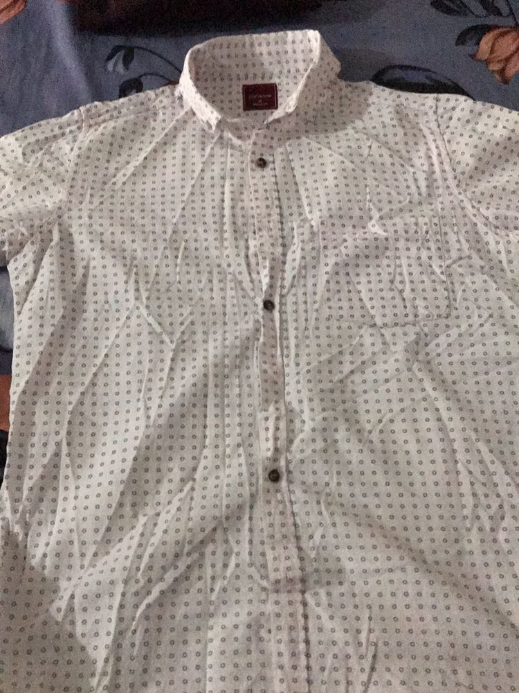 Men&#39;s White Patterned Shirt