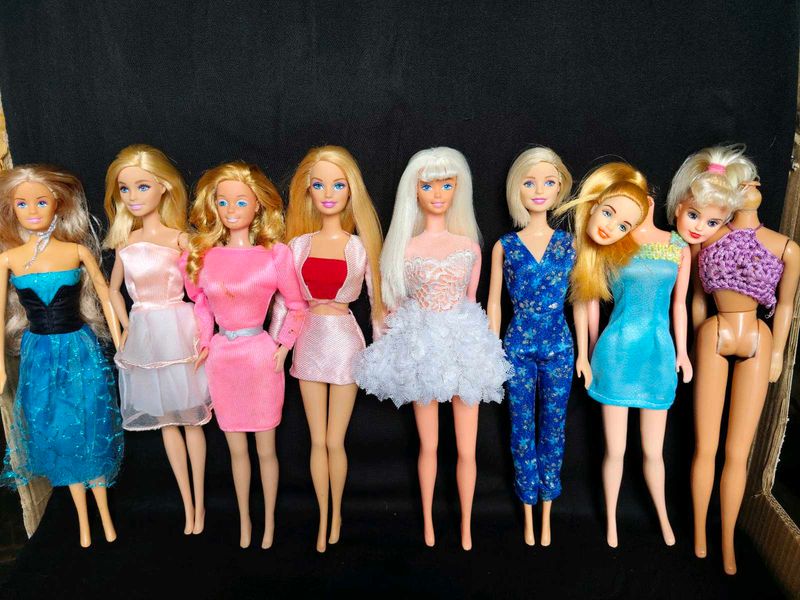 Big Bundle Of Barbie Doll