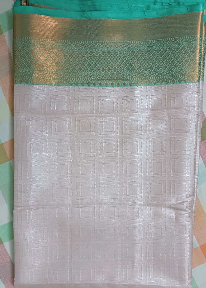 TOTALLY NEW!! Decent Saree